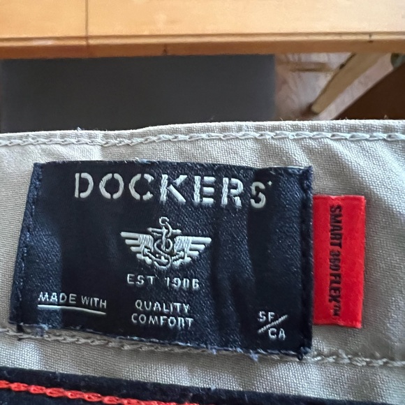 Dockers Men's Athletic Fit Ultimate Chino Pants with Smart 360 Flex 36W32L - Picture 4 of 8